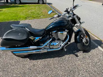2010 Suzuki Boulevard, 805 cc, new tires, new battery, saddlebags, phone holder.