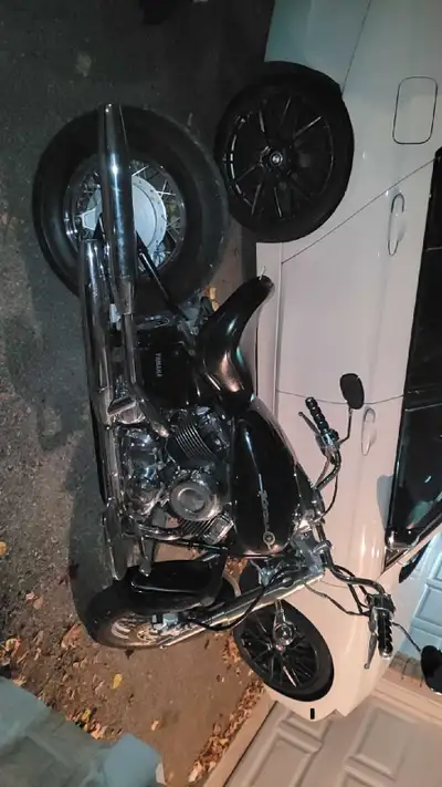 Bobber 650cc 80000km As is runs drives 6479721269 Call or Text only No pay pal Serious inquiries onl...