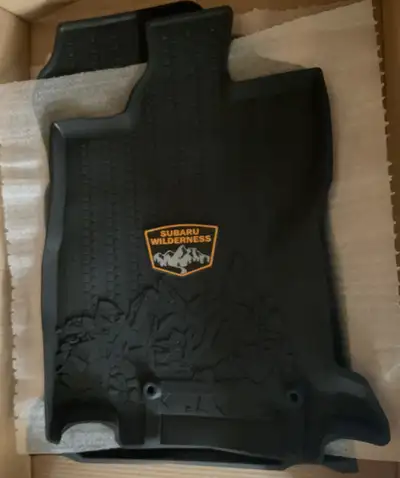 Set of 4 Subaru OEM all-weather rubber floor mats. Fits all Subaru Outback 2020 to 2025 models. New...