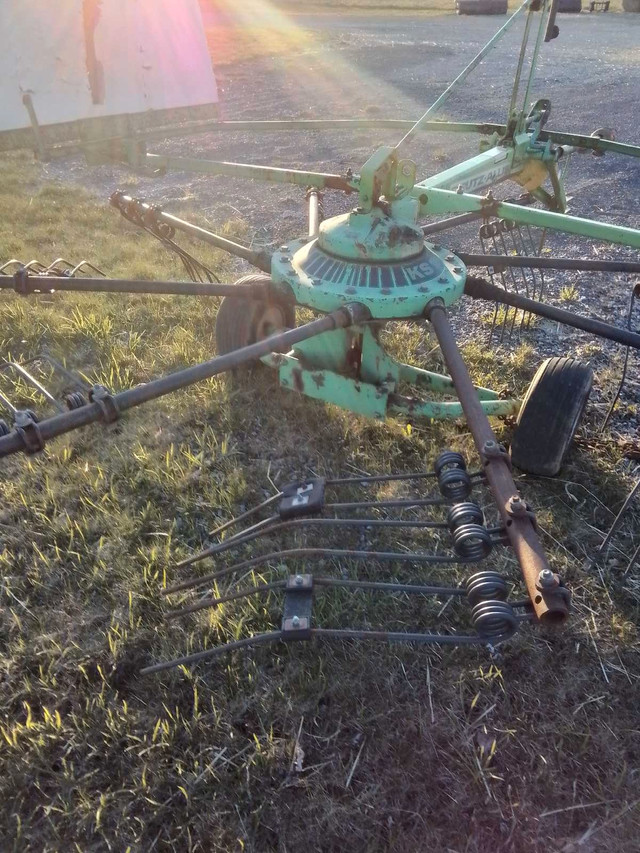 DEUTZ-ALLIS K51.50 Rotary rake in Farming Equipment in Kawartha Lakes - Image 2