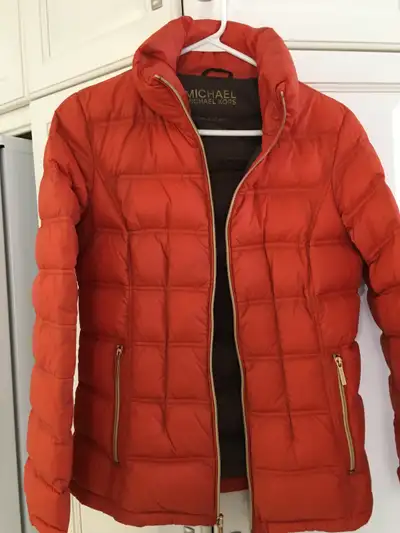 Manteau 3 saisons Michael KORS pour femmes - grandeur S/P Compressible dans une pochette - très prat...