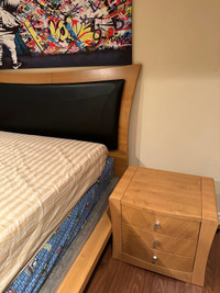 Queen bedroom set for sale with nightstands 