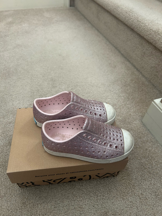 girls native shoes size c10 EUC in Kids & Youth in Calgary
