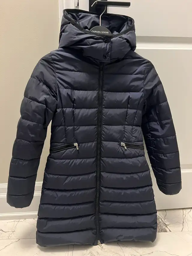 Moncler Kids Charpal Hooded Down Jacket 12Y in Kids & Youth in Markham / York Region - Image 3