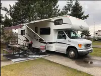 2004 Forest River 29' Class C Motorhome with SOLAR!
