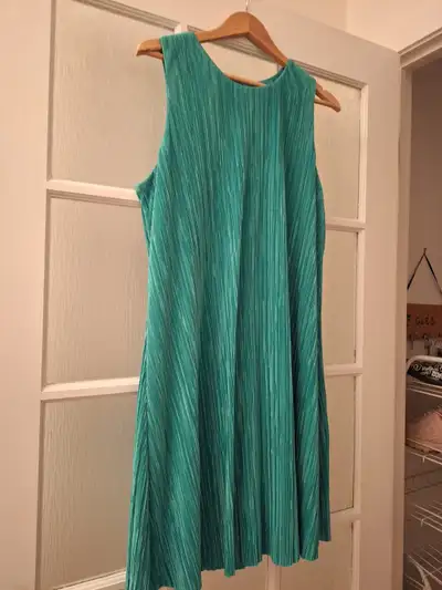 SUPERBE ROBE/STUNNING DRESS, View more