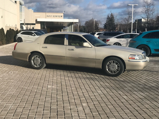 ***WOW DONT MISS ULTRA RARE LINCOLN TOWN CAR GREAT PRICE *** in Cars & Trucks in City of Toronto - Image 4