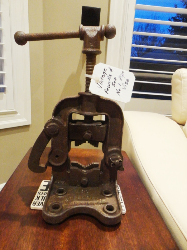 Antique Cast Iron Fewells & Son Co. No.1 Pipe Vise Mass. USA in Arts & Collectibles in Kitchener / Waterloo