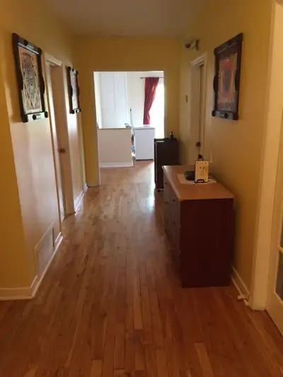 Belle chambre/Vieux-Longueuil/Tout meublé/Tout inclus/Parking