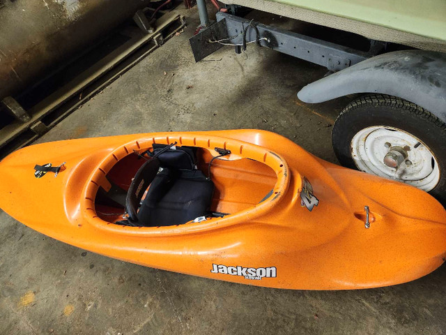 Whitewater Kayak Jackson 4fun play boat  in Water Sports in Thunder Bay - Image 2