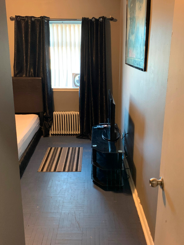 VICTORIA PARK & EGLINTON ROOM FOR RENT PRIME LOCATION $875 in Room Rentals & Roommates in City of Toronto - Image 4