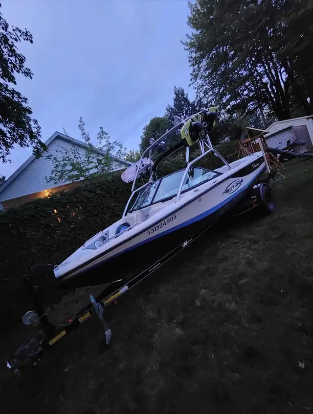 Air Nautique 216 Team in Powerboats & Motorboats in Drummondville - Image 4