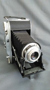 Caméras pliantes film 120 négatif 6x6, 6x9 - Folding ($100-140)