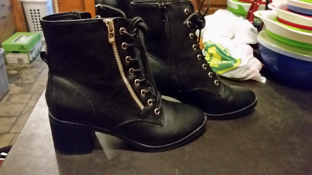 Ladies' Boots Size 10-several pairs,duck shoes,figure skates in Women's - Shoes in Sarnia - Image 3