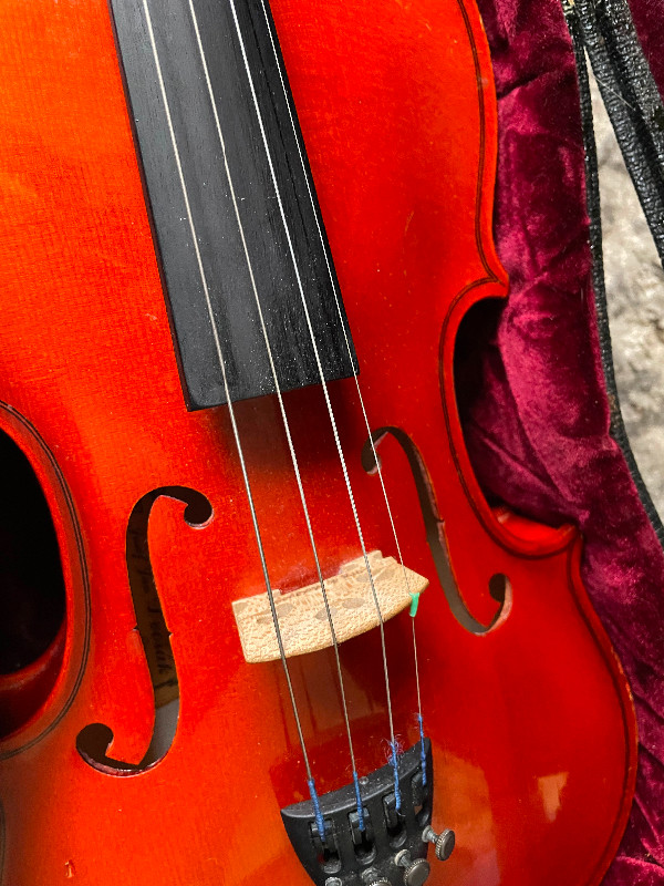 Violin - 1/2 size in String in Calgary - Image 3