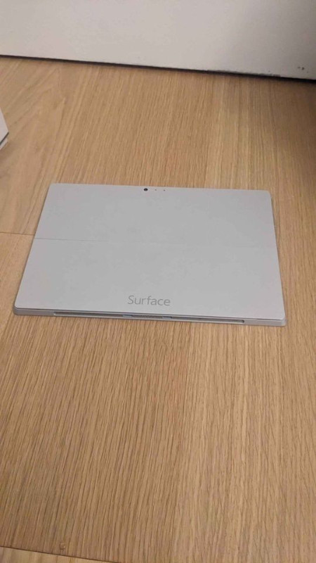 Microsoft Surface Pro 7 Intel i5 4GB RAM 128GB SSD tablet laptop in iPads & Tablets in Markham / York Region - Image 3