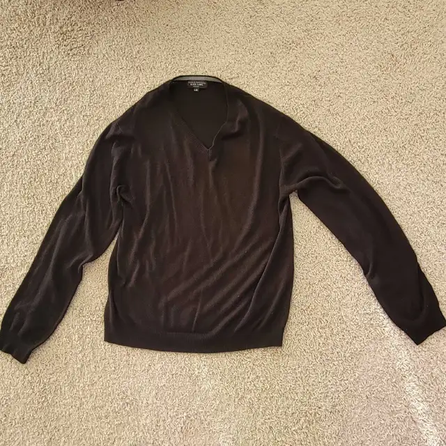 Seven Men's Size Large Sweaters in Men's in Red Deer - Image 4