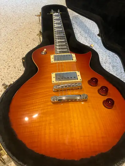 Built in 2010 as part of the summer 2011 releases, this is the T model in Faded Cherry Sunbust. The...
