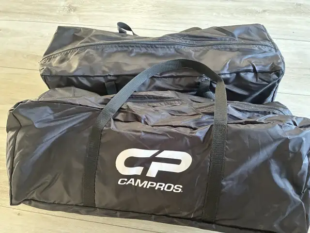 Camping Tent (Fits 8, Read Description) in Fishing, Camping & Outdoors in Brantford - Image 4