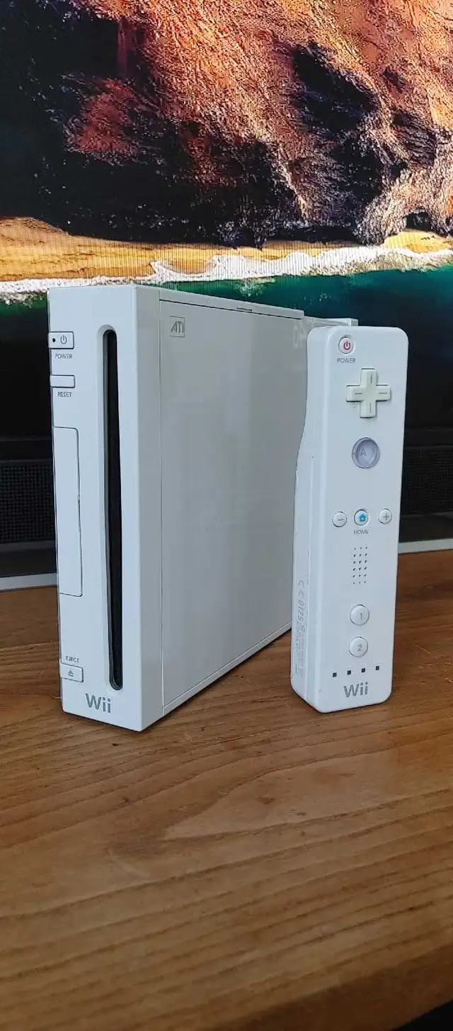 Nintendo Wii Console + Accessoires in Nintendo Wii in Laval / North Shore - Image 3