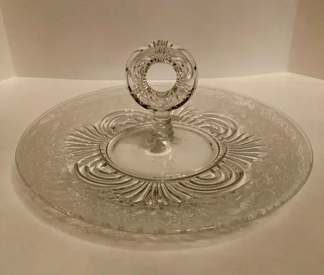 Vintage Art Deco Depression Glass Serving Tray in Arts & Collectibles in Grand Bend - Image 2