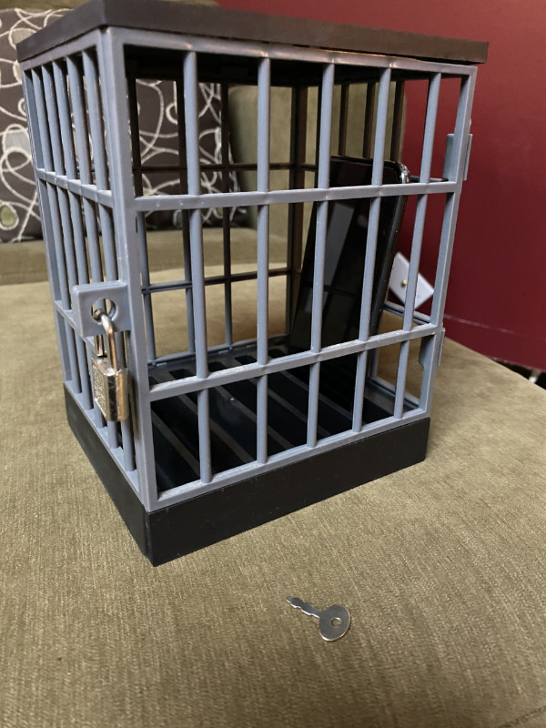 Mobile cell phone jail / cage (phone not included) in Cell Phone Accessories in Gatineau