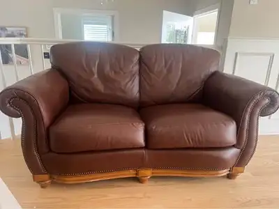 Genuine Leather Loveseat / Sofa en cuire véritable, View more