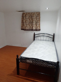 Room (Only for Male) Daily or Weekly basis-Scarborough