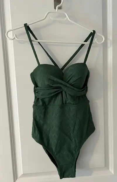 BNWT Women’s Cupshe one piece swimsuit Size S, View more
