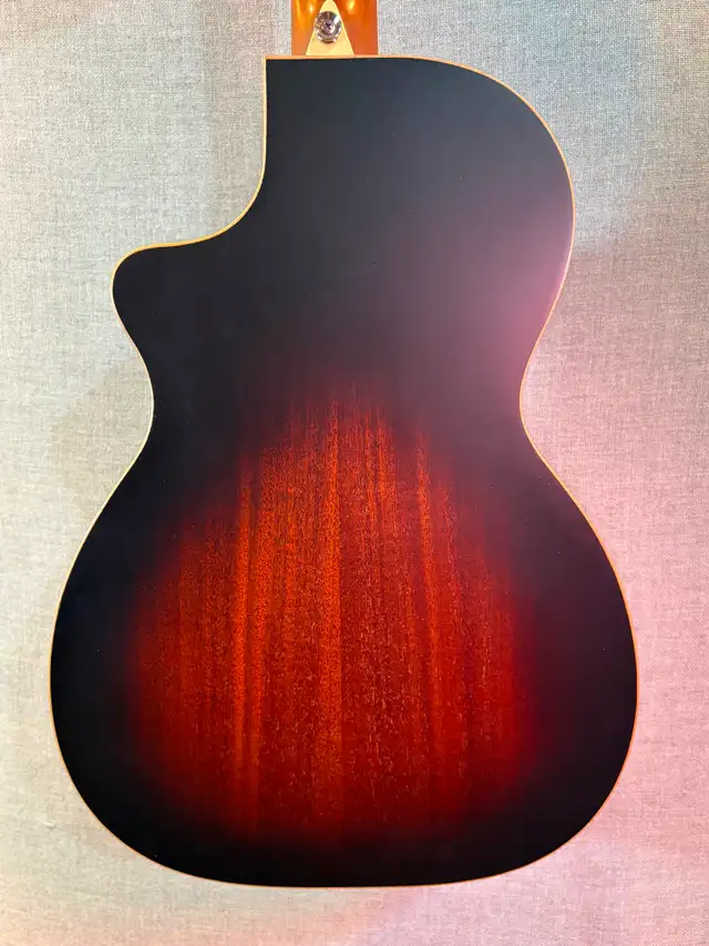 Larrivee OOV-03MH Vintage Sunburst in Guitars in Calgary - Image 5