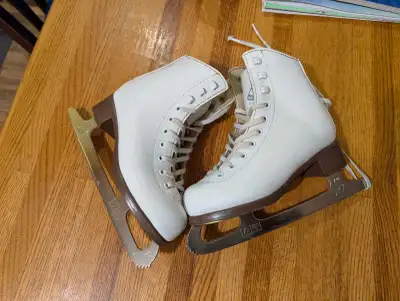girls figure skates, View more