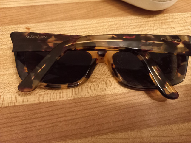 YSL sunglasses plus case in Women's - Other in Mississauga / Peel Region - Image 2