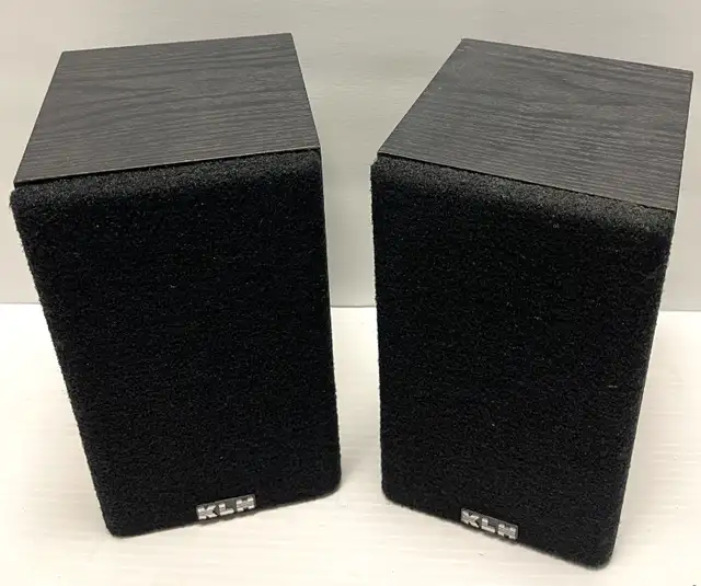 KLH Bookshelf Speakers (A Pair) in Speakers in Guelph - Image 2