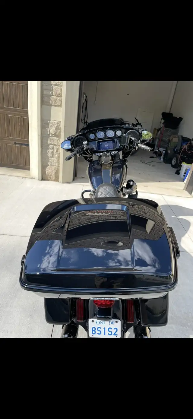 Harley Davidson- Streetglide CVO!!! in Touring in Cambridge - Image 5
