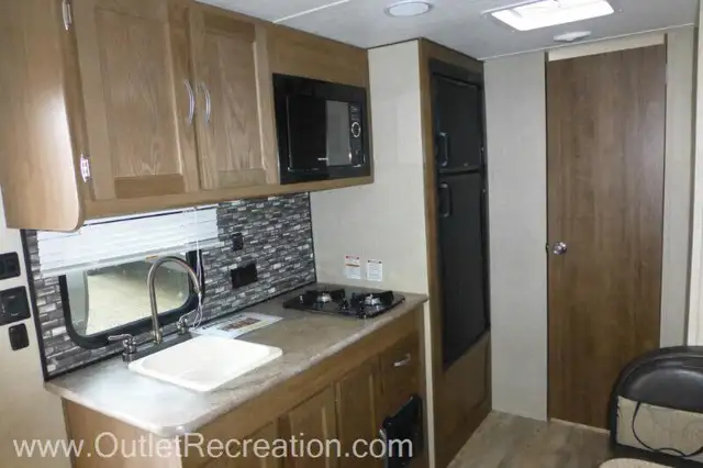 Roll With it Rentals Enclosed motorcycle and campers for Rent. in Cargo & Utility Trailers in Winnipeg - Image 6