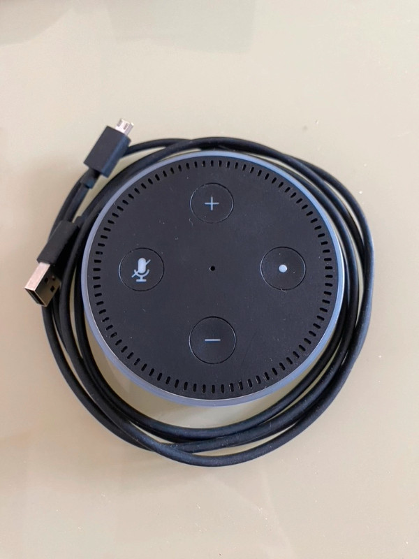 Echo Dot (2e génération) noir / Echo Dot (2nd generation) black dans Haut-parleurs, écouteurs et micros  à Ville de Montréal
