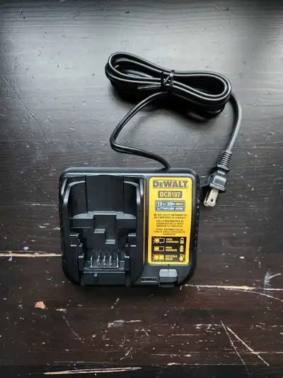 Brand new, never been used Dewalt 12/20v charger (dcb107). Compatible 12v or 20v regular, Max, Max X...