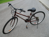 Vélo – Minelli – Fille/Femme –700x38c- Très bon état