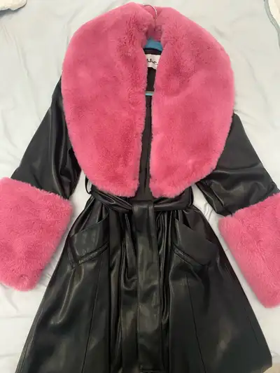 browns fur coat, View more