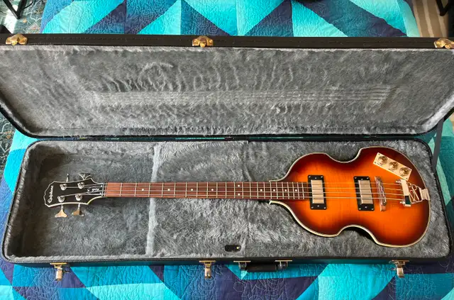 Epiphone Viola Bass w/ Case62863259839234121