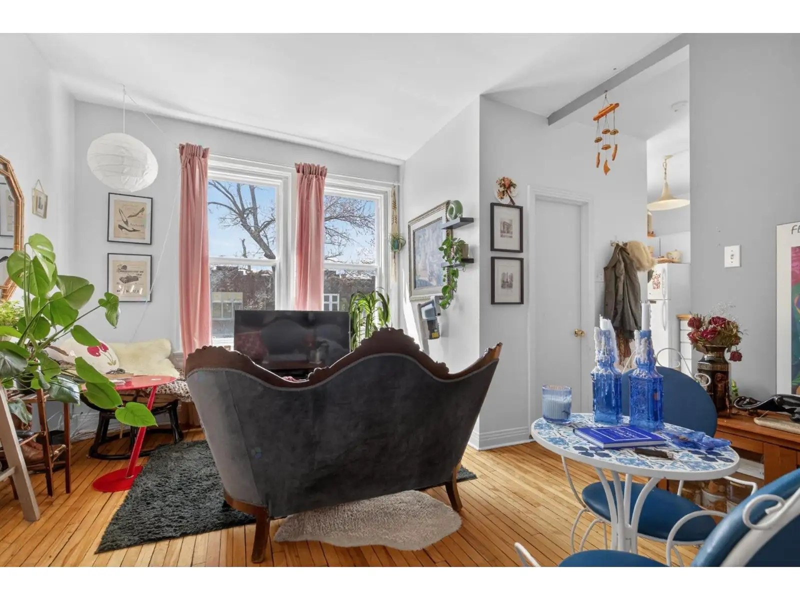2329 Hampton Avenue — photo 2