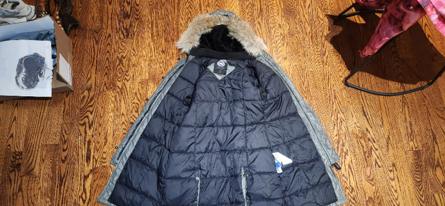 Silver Canada Goose Kensington Womens S in Women's - Tops & Outerwear in City of Toronto - Image 4