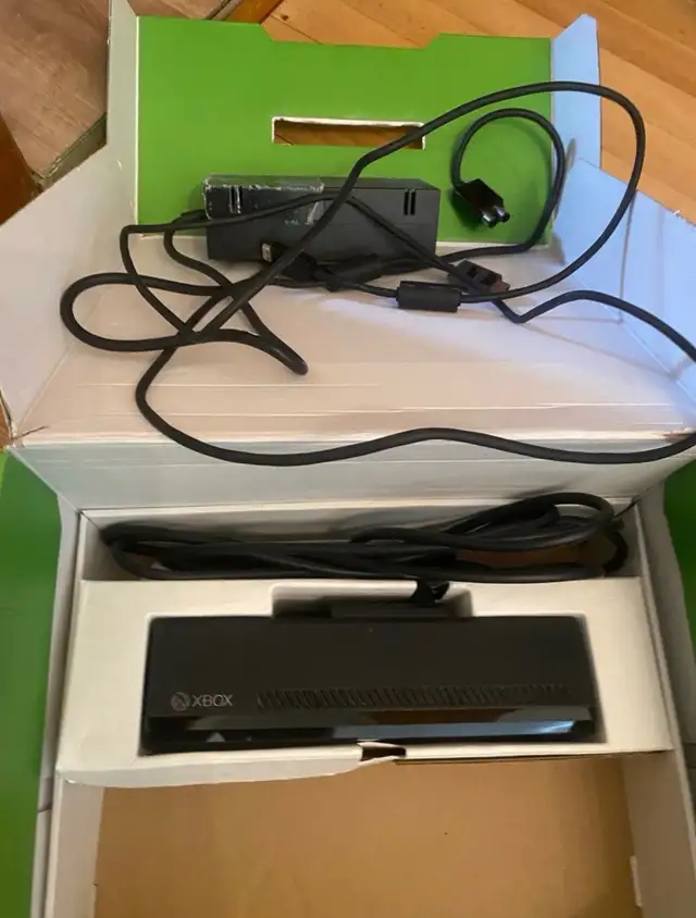 Xbox One Console  in XBOX One in City of Montréal - Image 5