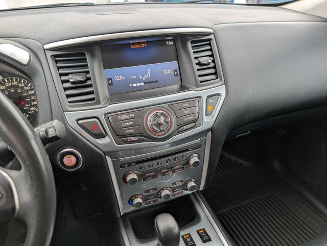 2017 Nissan Pathfinder SL in Cars & Trucks in Calgary - Image 3