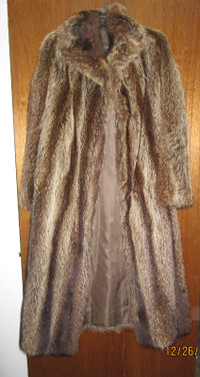 WOMAN'S RACCOON FUR COAT