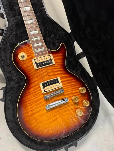 30 ads for gibson les paul traditional in Guitars in Canada