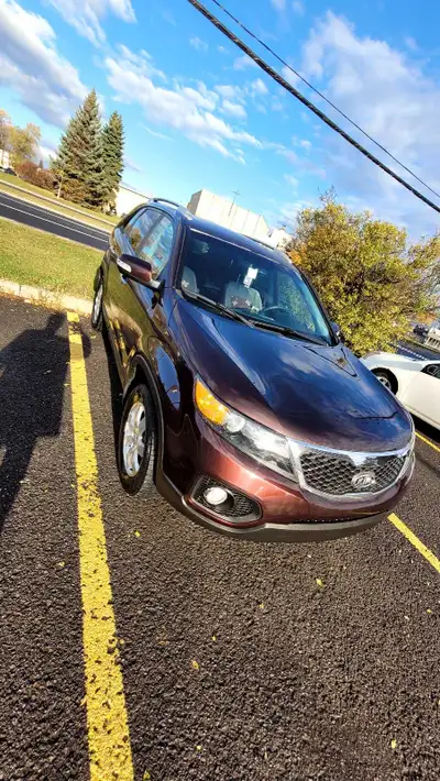 Kia Sorento 5 passage V6 3.5L 2012 avec 131 000 KM, Automatique, Toutes équipées vitres portes et mi...
