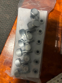 Fender locking tuners