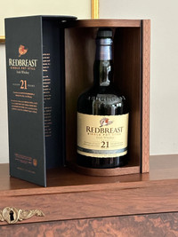 Red Breast 21 whiskey 
