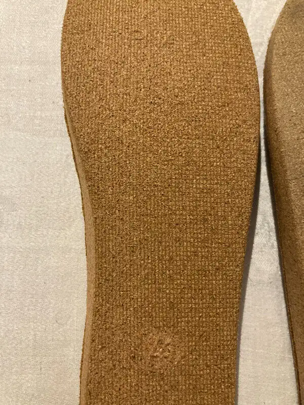 NAOT WOMENS 41 10 REPLACEMENT FOOTBEDS Suede Cork Insoles in Women's - Shoes in Calgary - Image 10